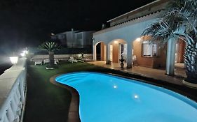 Villa Costa.